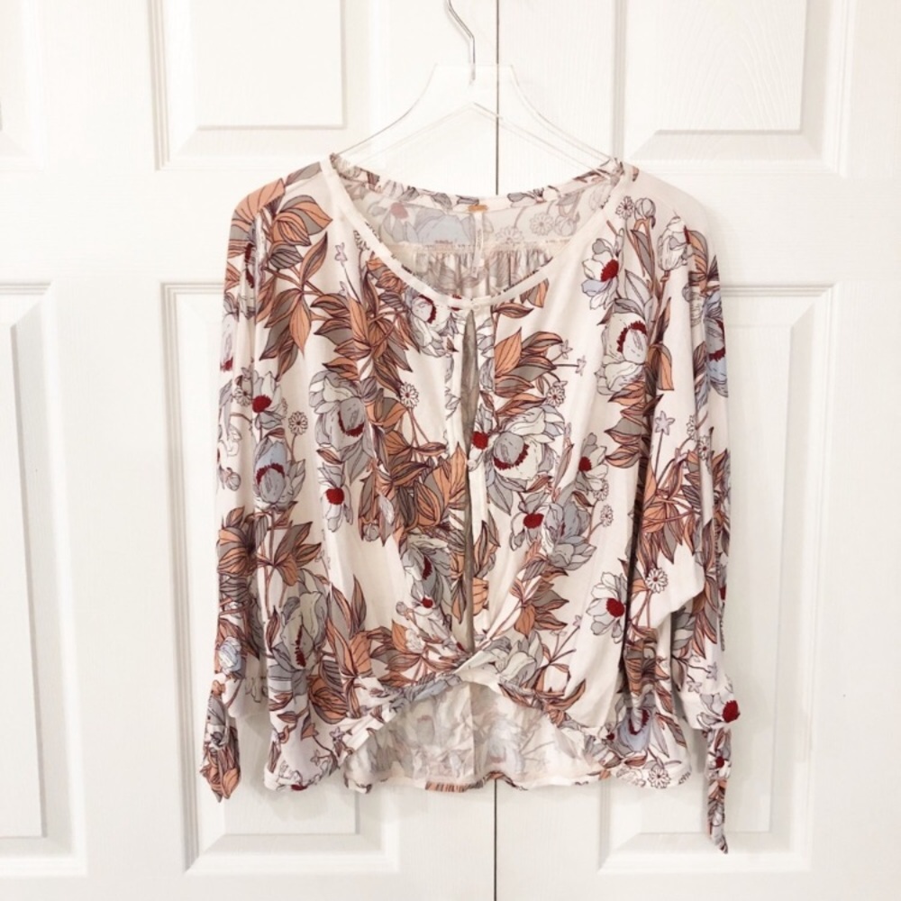 🎉Free People Keeping On Top🎉 - Picture 3 of 5